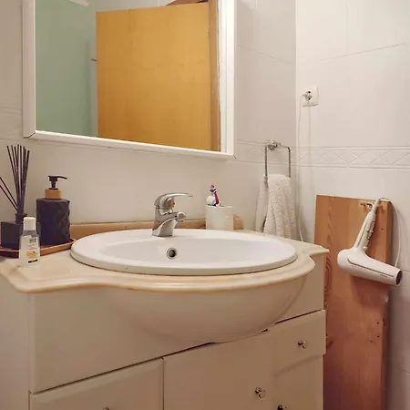 Queen Bedroom * Aljezur